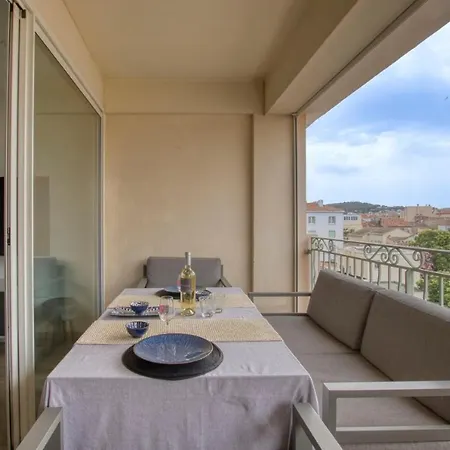 Bright 50 M In The Centre Of Apartment Sanary-sur-Mer