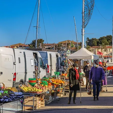 Bright 50 M In The Centre Of * Sanary-sur-Mer