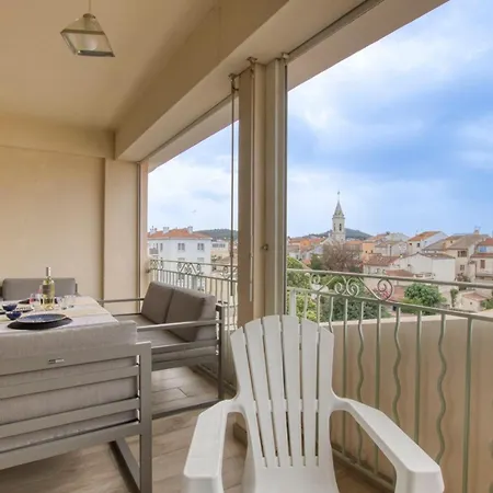 Appartamento Bright 50 M In The Centre Of *