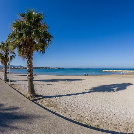 Apartament Bright 50 M In The Centre Of Sanary-sur-Mer